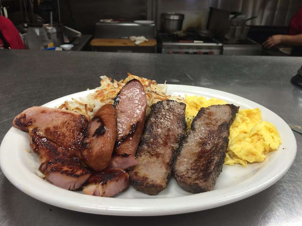 California Classic Cafe | 14196 Amargosa Rd a, Victorville, CA 92392, USA | Phone: (760) 241-3663