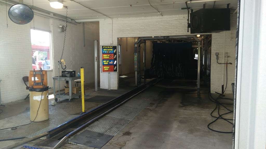 Route 38 Auto Wash & Detail | 200 W Roosevelt Rd, Lombard, IL 60148, USA | Phone: (630) 627-6440