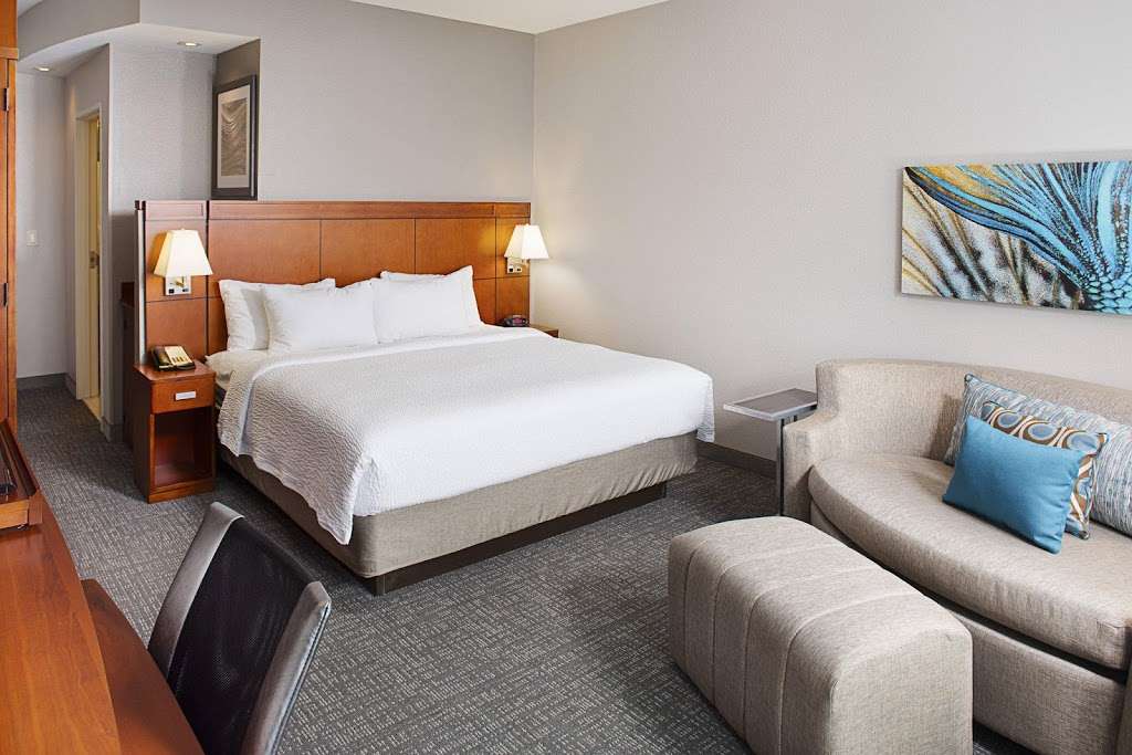 Courtyard by Marriott San Antonio SeaWorld®/Westover Hills | 11605 TX-151, San Antonio, TX 78251, USA | Phone: (210) 509-3700