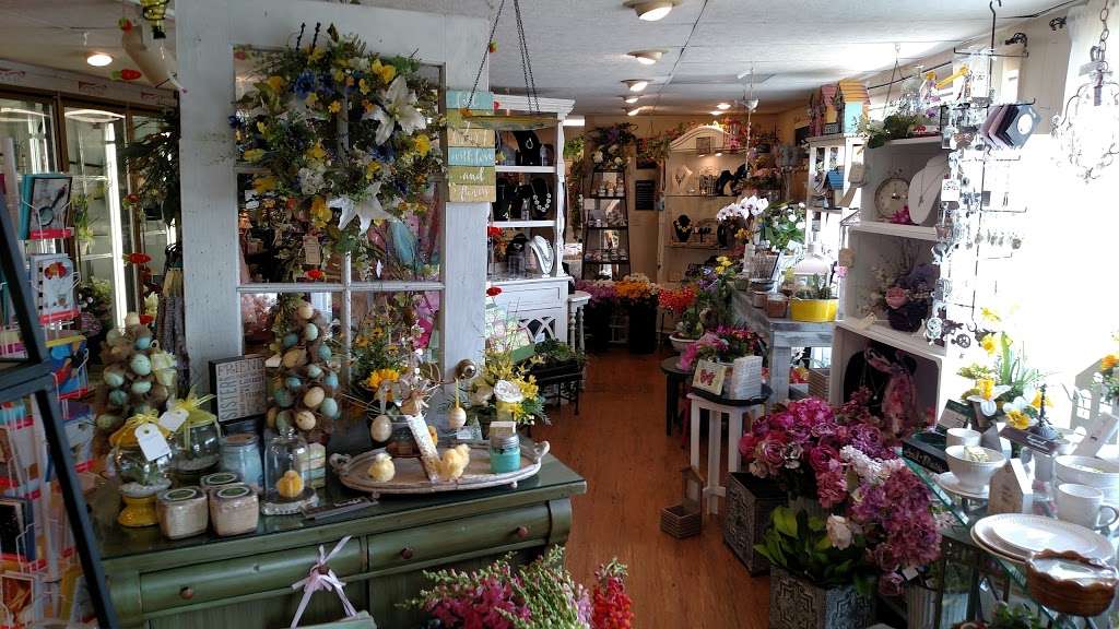 Twins Flowers & Home Decor | 14170 W National Ave, New Berlin, WI 53151, USA | Phone: (262) 796-8777
