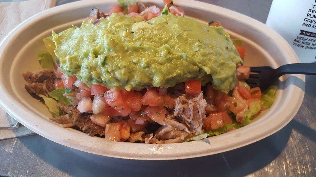 Chipotle Mexican Grill | 9901 San Pablo Ave, El Cerrito, CA 94530, USA | Phone: (510) 900-2658