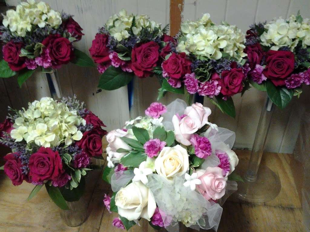 Fink Flowers, Gifts & Flower Delivery | 580 US-13, Bristol, PA 19007 | Phone: (215) 788-8494