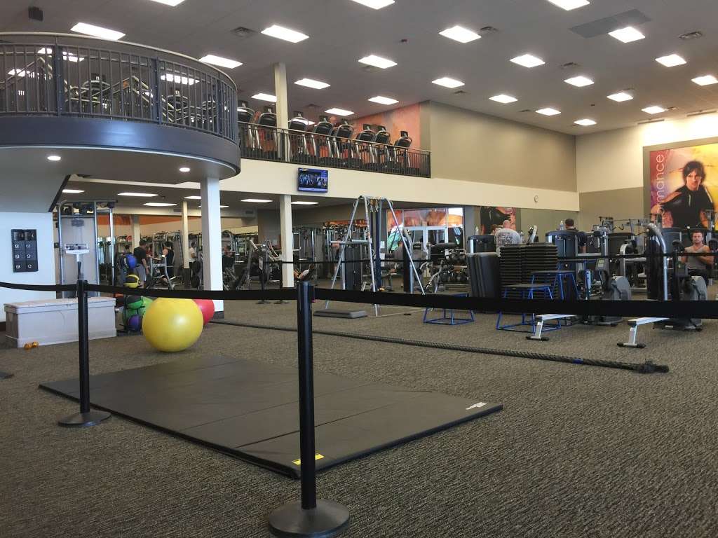 LA Fitness | 2431 E Lincoln Hwy, New Lenox, IL 60451 | Phone: (815) 320-5085