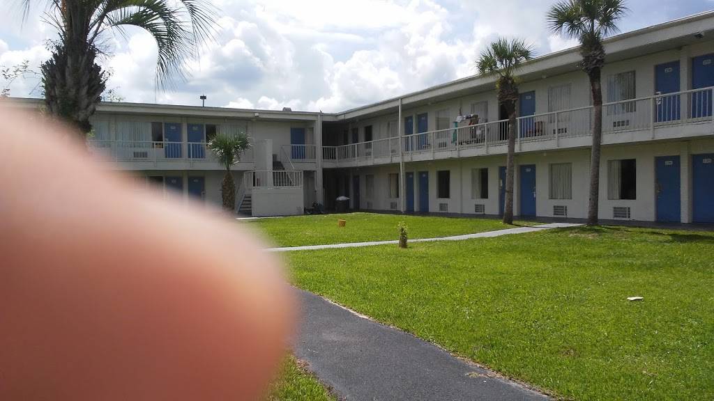 Motel 6 Wildwood, FL | 345 E, FL-44, Wildwood, FL 34785, USA | Phone: (352) 748-2000