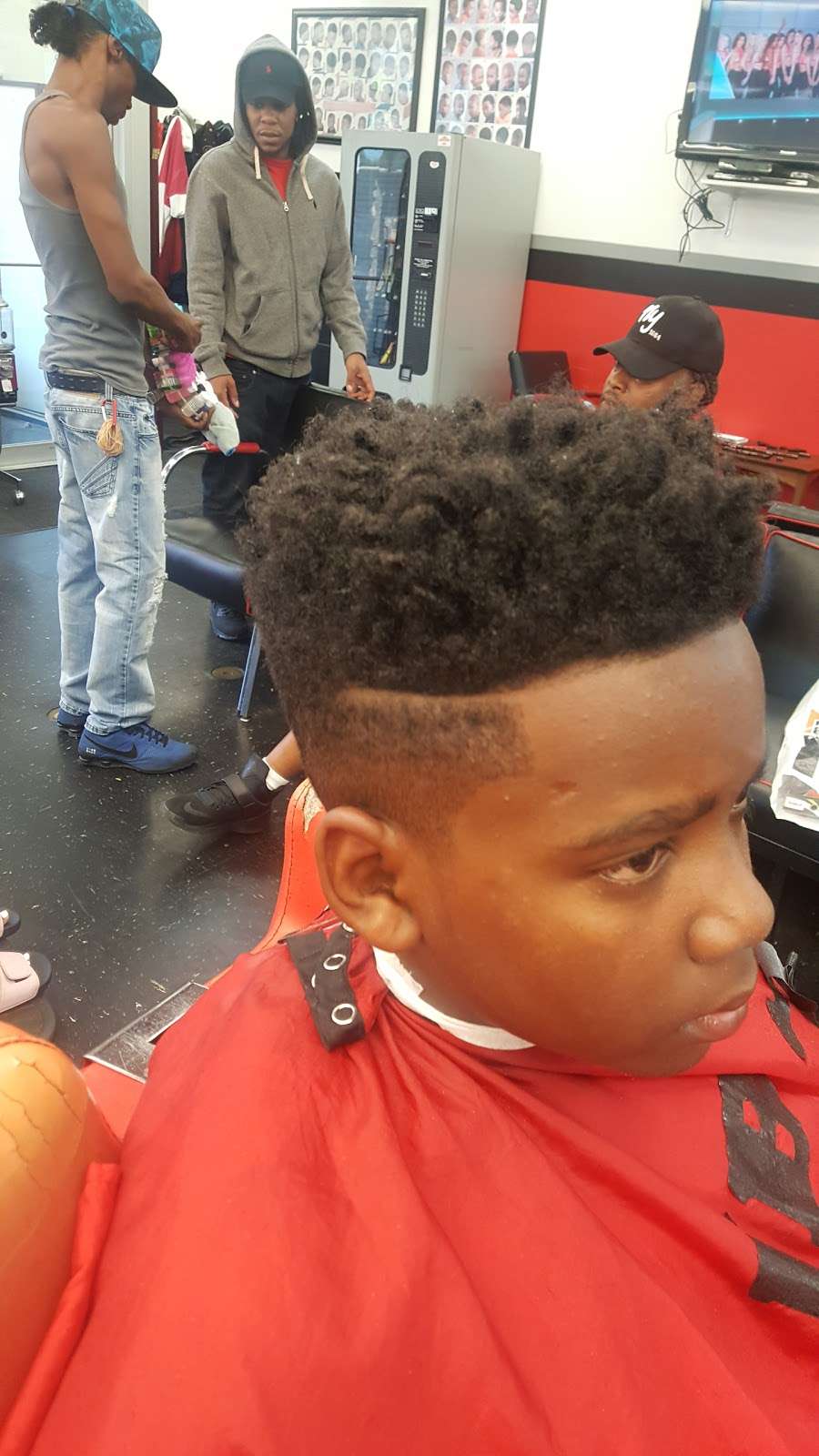 J Bs Barber Shop | 2403 Martin Luther King Jr Dr, North Chicago, IL 60064, USA | Phone: (847) 473-9800