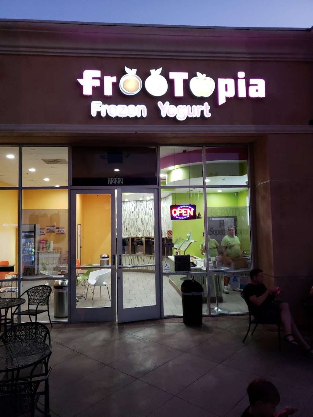 Frootopia Frozen Yogurt | 7222 Foothill Blvd, Tujunga, CA 91042 | Phone: (818) 353-7676