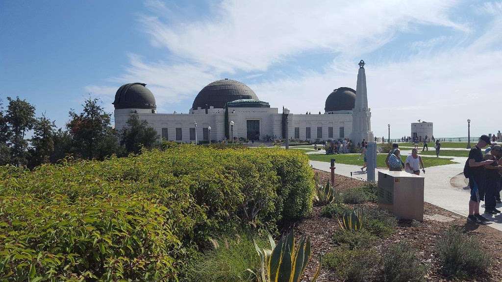 Charlie Turner Trailhead | 2840 W Observatory Rd, Los Angeles, CA 90027, USA