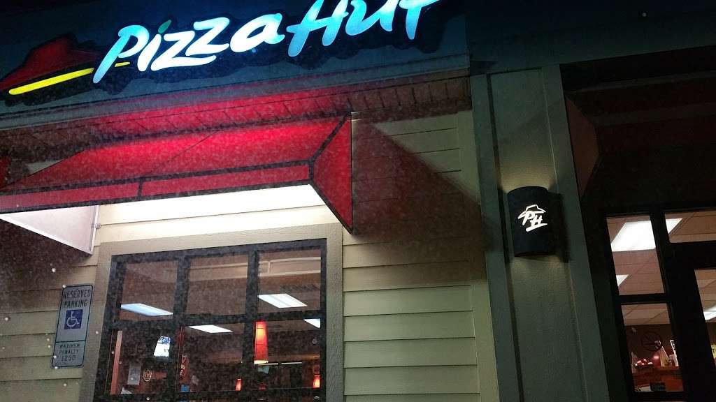 Pizza Hut | 2907 16th St NE, Hickory, NC 28601, USA | Phone: (828) 256-9822