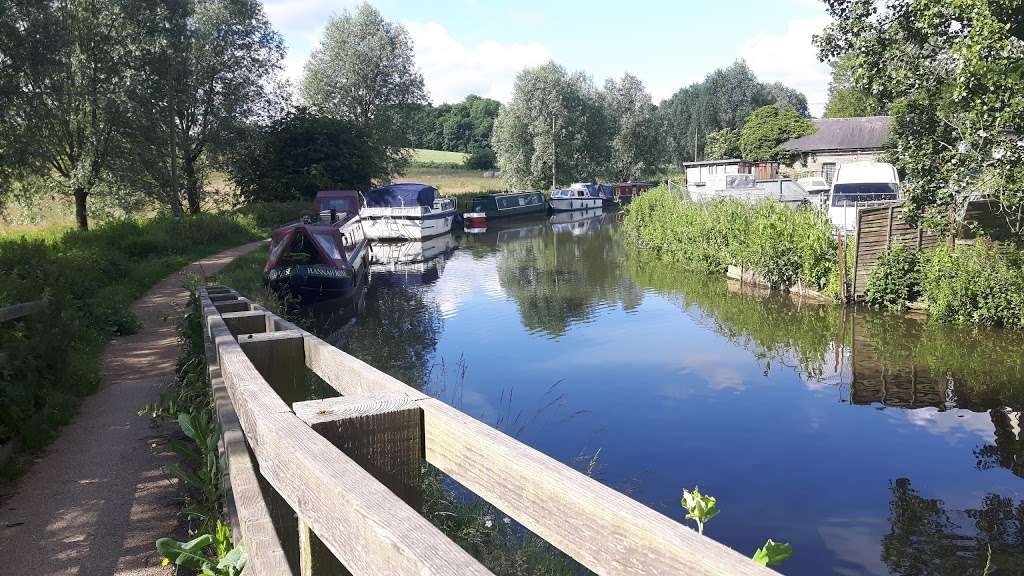 Roydon Marina Village | Roydon CM19 5EJ, UK | Phone: 01279 792777