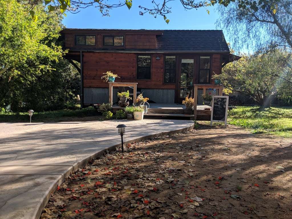 Coral Tree House Bed & Breakfast | 1443 Rainbow Valley Blvd, Fallbrook, CA 92028, USA | Phone: (760) 419-4488