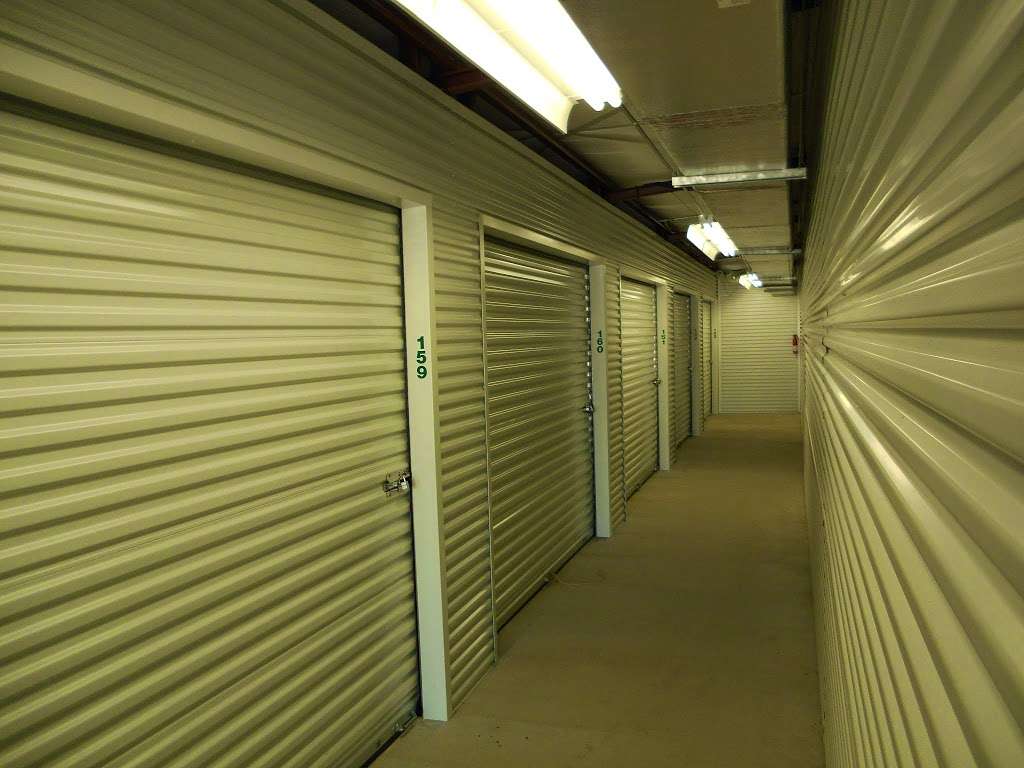 Handy Self Storage | 16224 S, TX-288 Business, Angleton, TX 77515, USA | Phone: (979) 431-5720