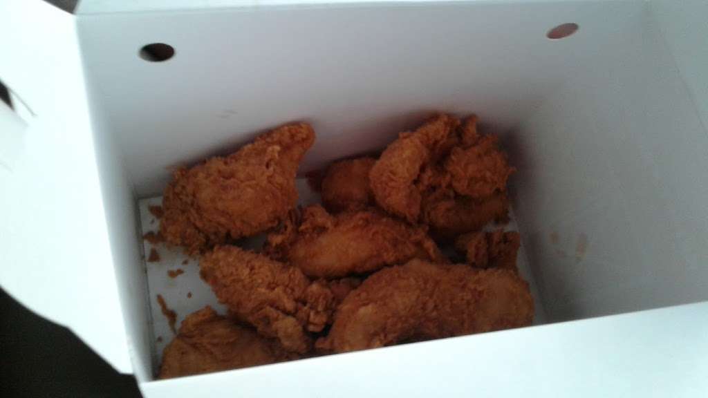 Krispy Krunchy Chicken | 13720 Mallard Creek Rd, Charlotte, NC 28262, USA | Phone: (704) 733-9819