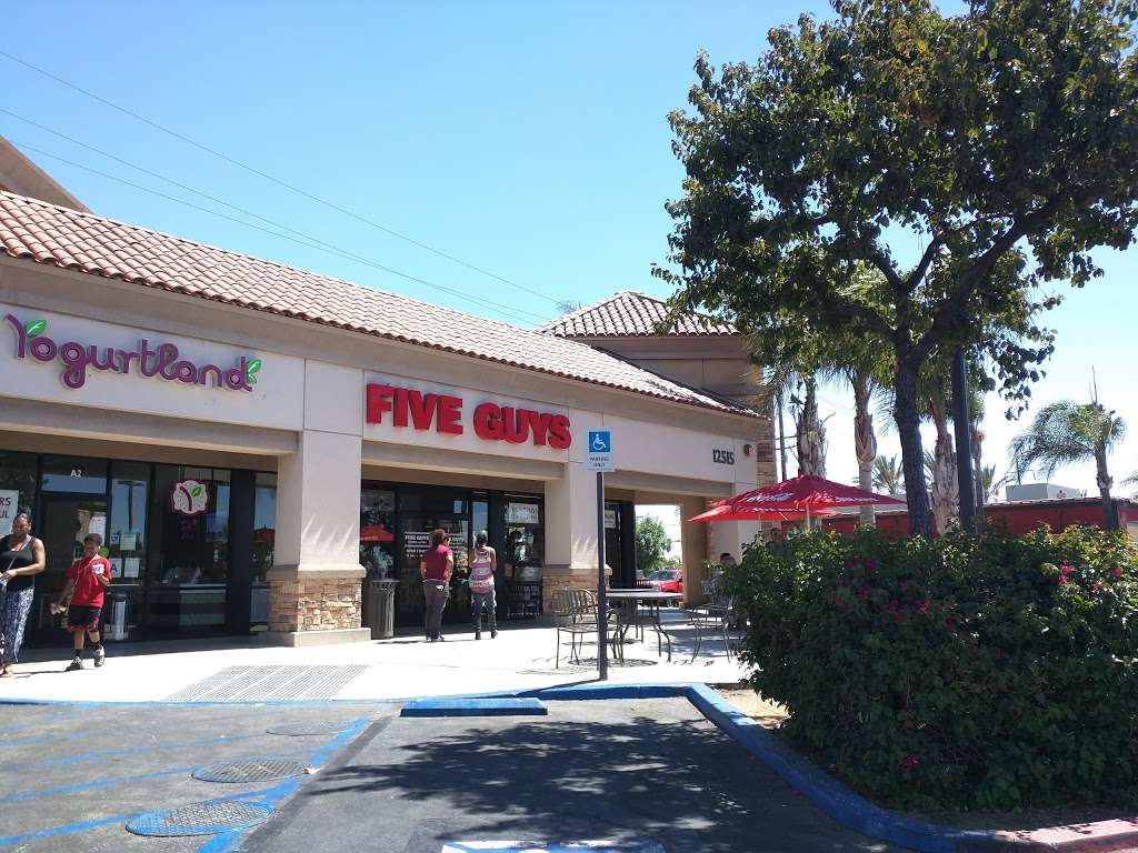 Five Guys | 12515 Frederick St, Moreno Valley, CA 92553, USA | Phone: (951) 656-0777