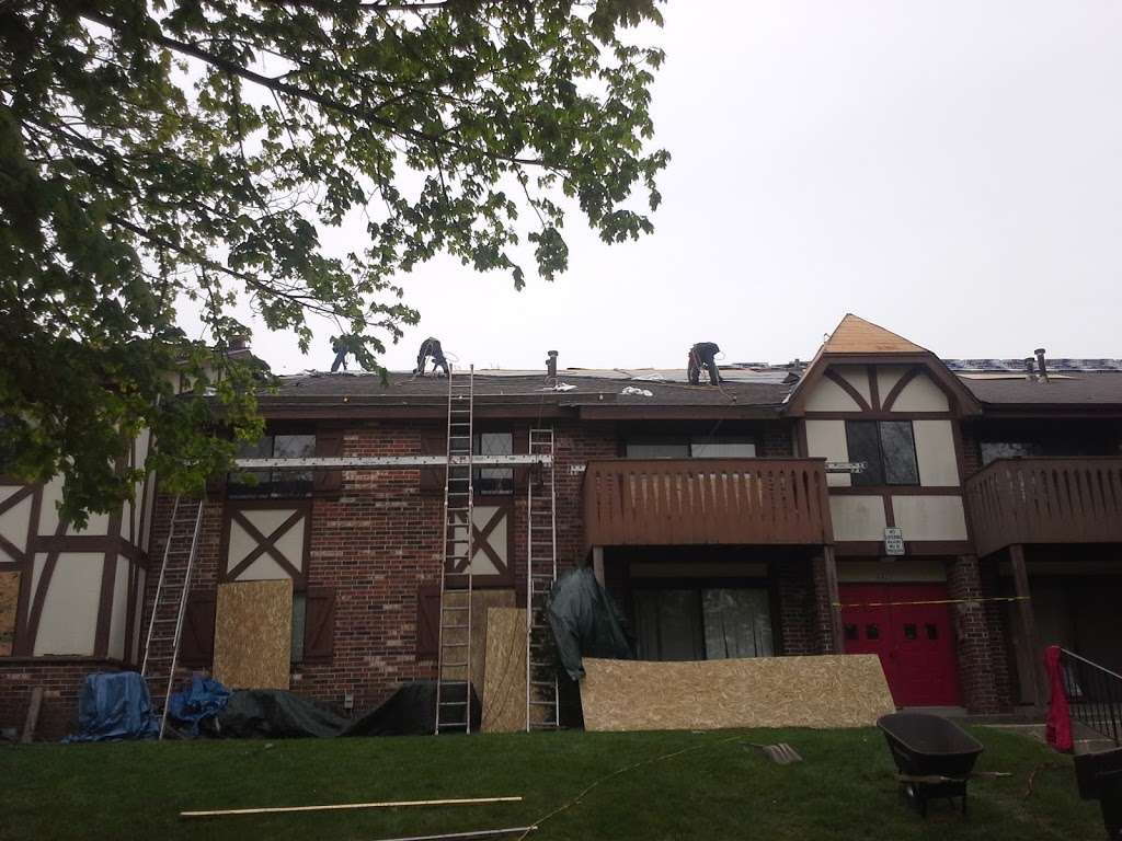 SJS Roofing & Construction | 9825 South 13th Street, Oak Creek, WI 53154, USA | Phone: 414-304-5089