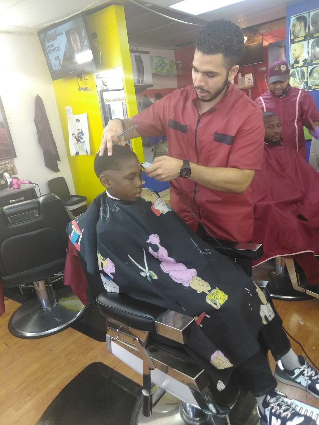 El Grand Salon barber shop | 14 Academy Ave, Providence, RI 02908, USA | Phone: (401) 228-7700