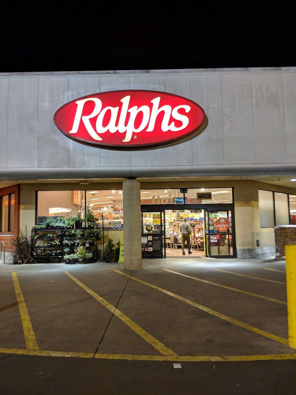 Ralphs | 7221 Woodman Ave, Van Nuys, CA 91405, USA | Phone: (818) 785-3126