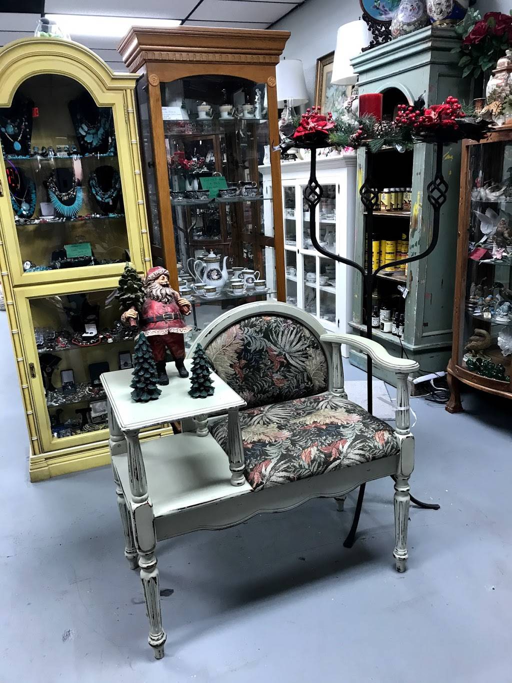 Central City Antiques | 8849 Sullivan Rd, Baton Rouge, LA 70818, USA | Phone: (225) 442-1504