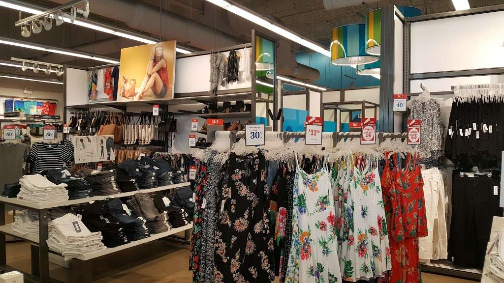 Old Navy | 1730 W Fullerton Ave, Chicago, IL 60614, USA | Phone: (773) 871-0601