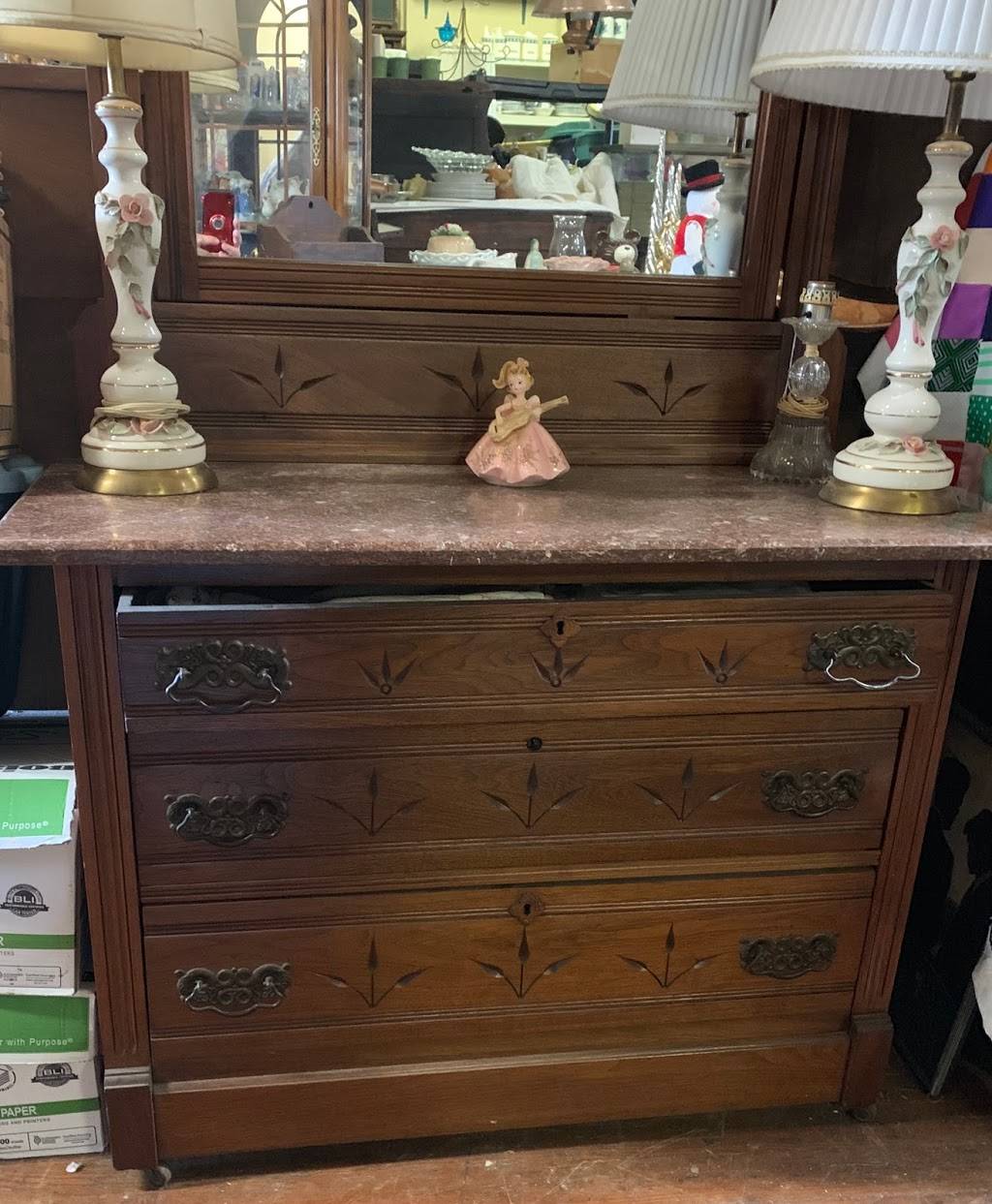 Bevo Antiques & Collectibles | 5236 Gravois Ave, St. Louis, MO 63116, USA | Phone: (314) 353-1243