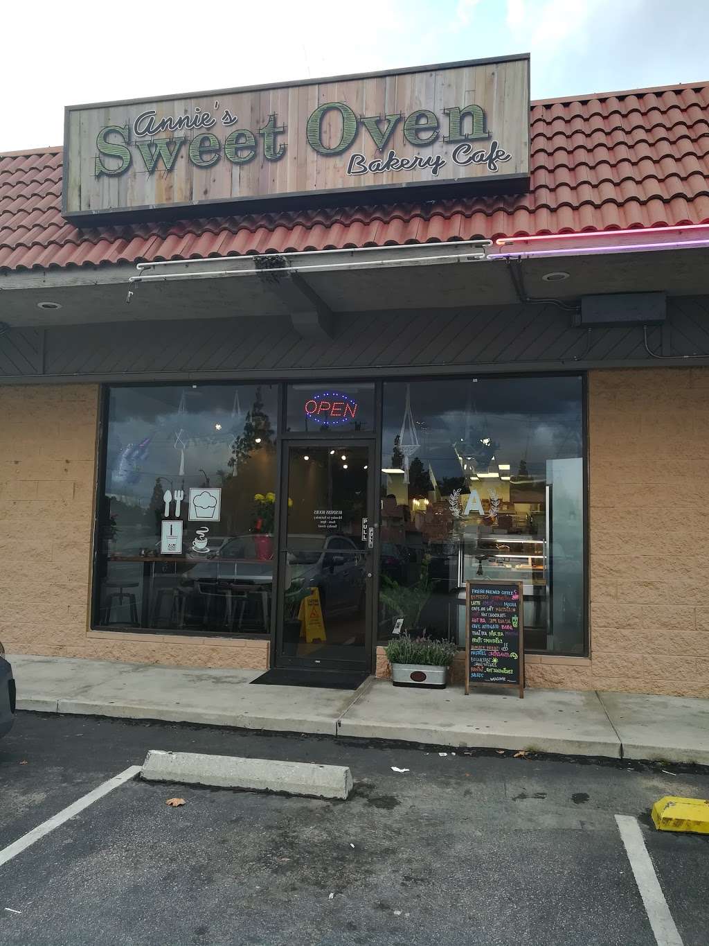 Annies Sweet Oven | 15983 Yarnell St, Sylmar, CA 91342, USA | Phone: (818) 826-1675