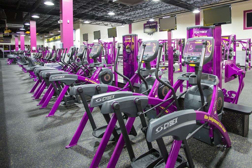 Planet Fitness | 4526 S Orange Blossom Trail, Orlando, FL 32839, USA | Phone: (407) 956-2521