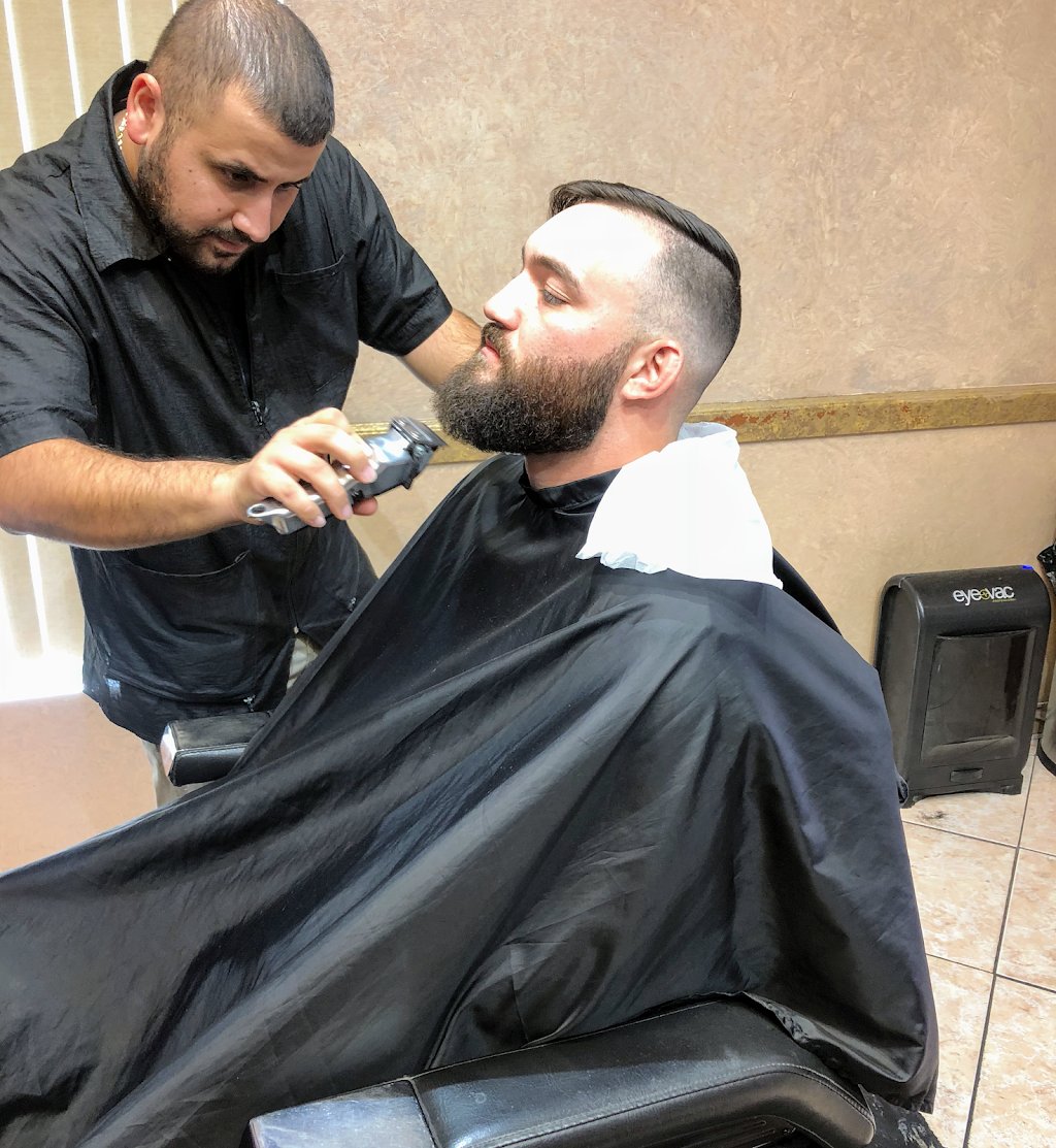 Bs Lounge Barber Shop | 10105 E Vía Linda, Scottsdale, AZ 85258 | Phone: (480) 614-1088