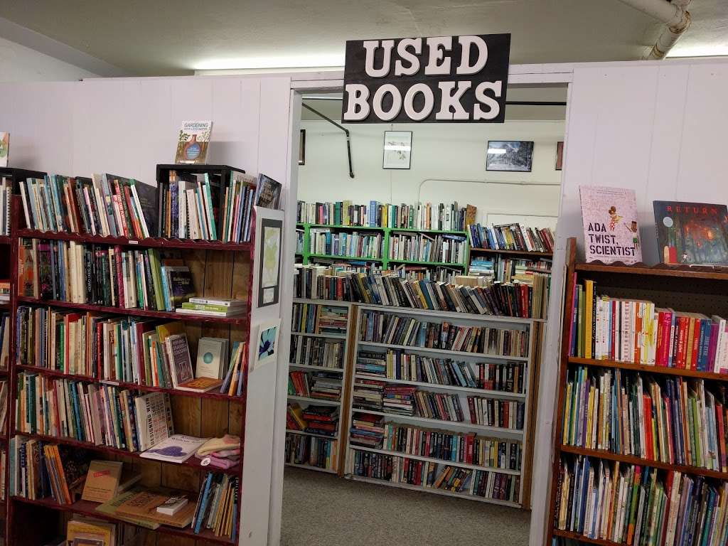 Floreys Book Co | 2120 Palmetto Ave, Pacifica, CA 94044 | Phone: (650) 355-8811