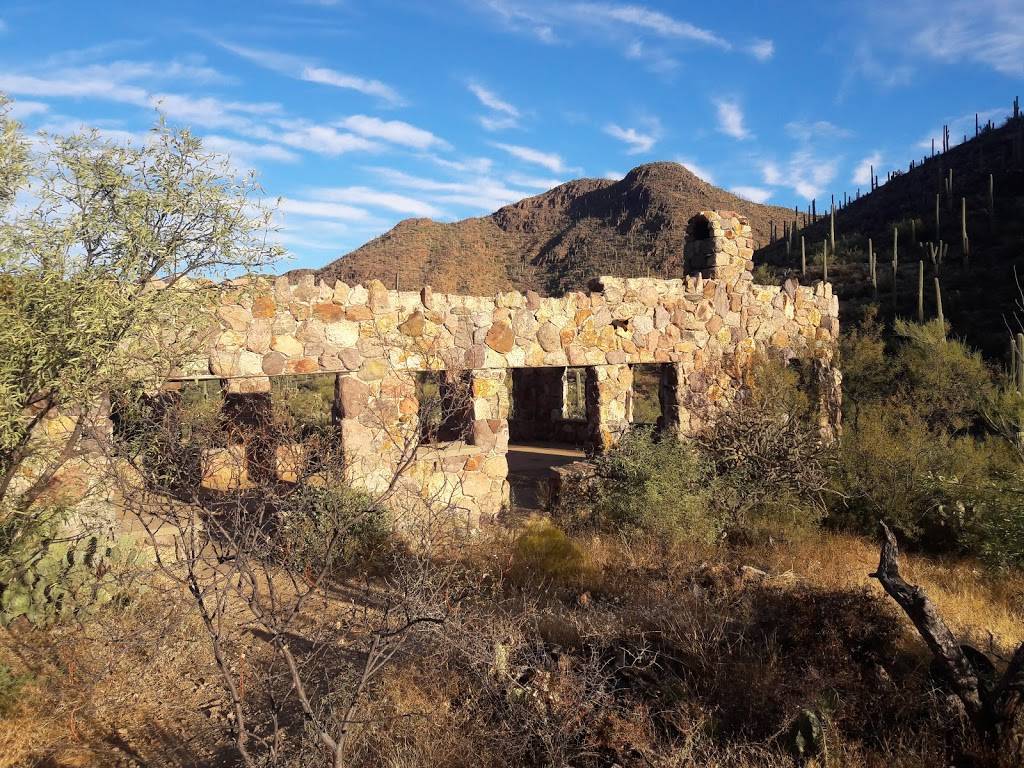 Camino de Oeste Trailhead | 415 N Camino De Oeste, Tucson, AZ 85745, USA | Phone: (520) 877-6000