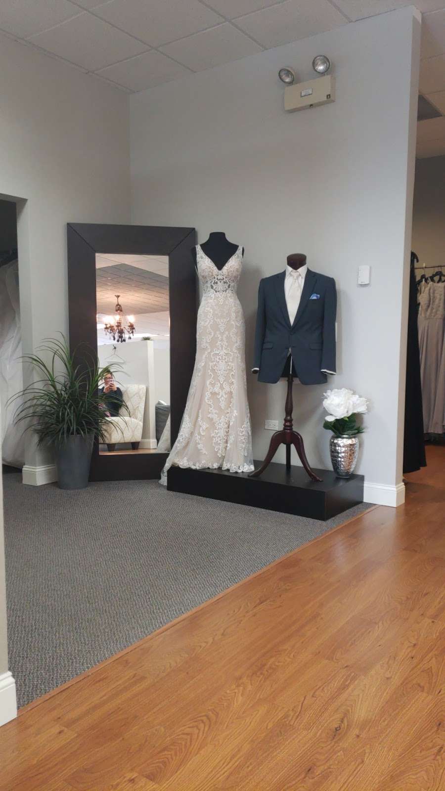 Bella Sposa Bridal Boutique | 9524 179th St, Tinley Park, IL 60487, USA | Phone: (708) 532-2100