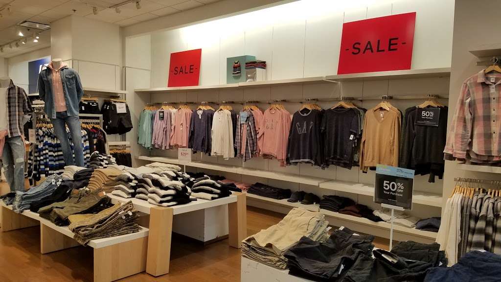 Gap | 220 Los Cerritos Center, Cerritos, CA 90703, USA | Phone: (562) 865-9911