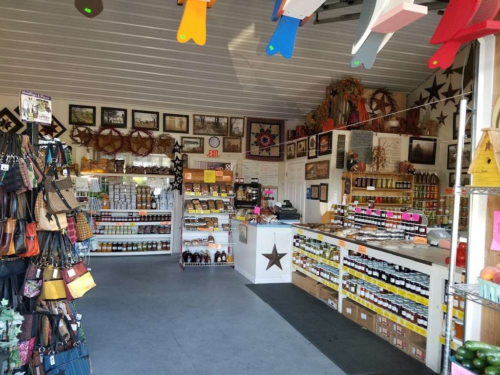 Fisher’s Roadside Market in 859 Strasburg Rd, Paradise, PA 17562, USA