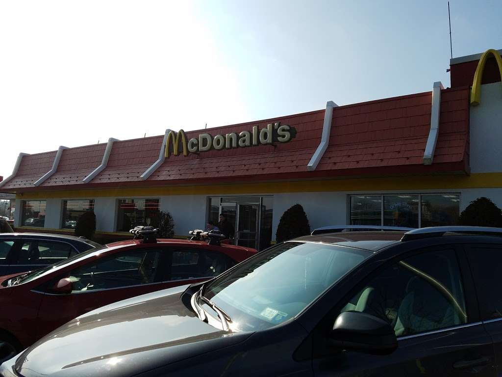 McDonalds | 280 N Broadway, Hicksville, NY 11801, USA | Phone: (516) 681-2434