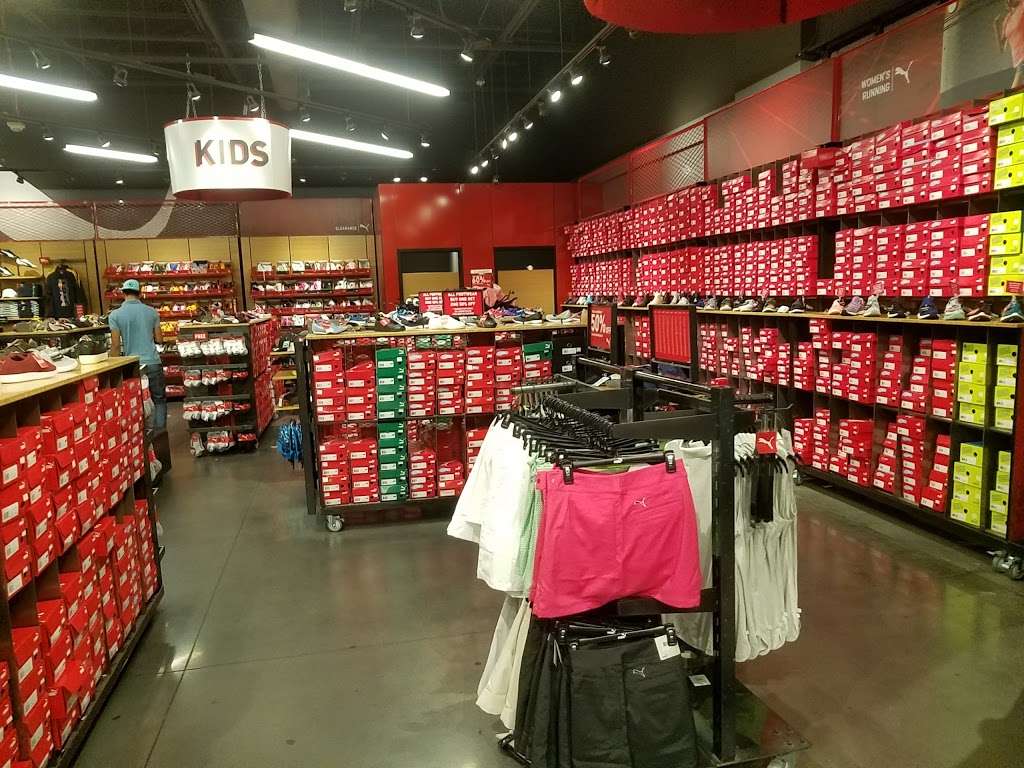 Rack Room Shoes | 4976 Premium Outlets Way #732, Chandler, AZ 85226, USA | Phone: (480) 639-1913