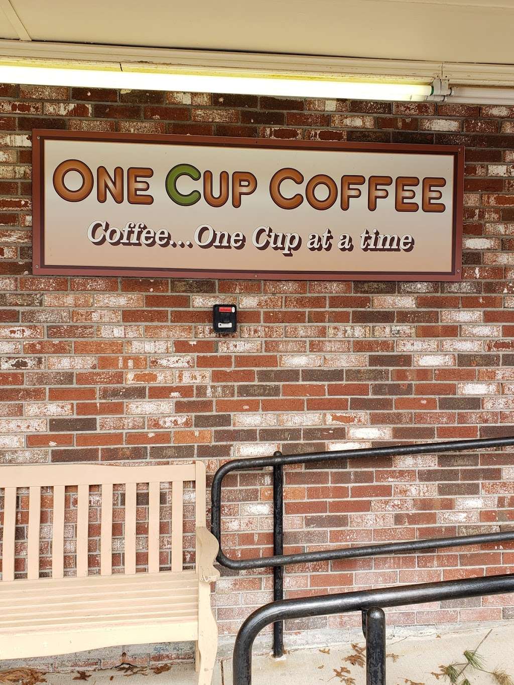 One Cup Coffee | 224 Dedham St, Norfolk, MA 02056, USA | Phone: (508) 384-0111