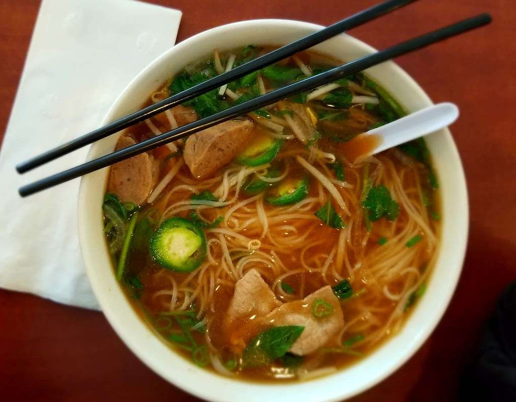Pho Huong Que | 7211 E Independence Blvd, Charlotte, NC 28227, USA | Phone: (704) 536-0401