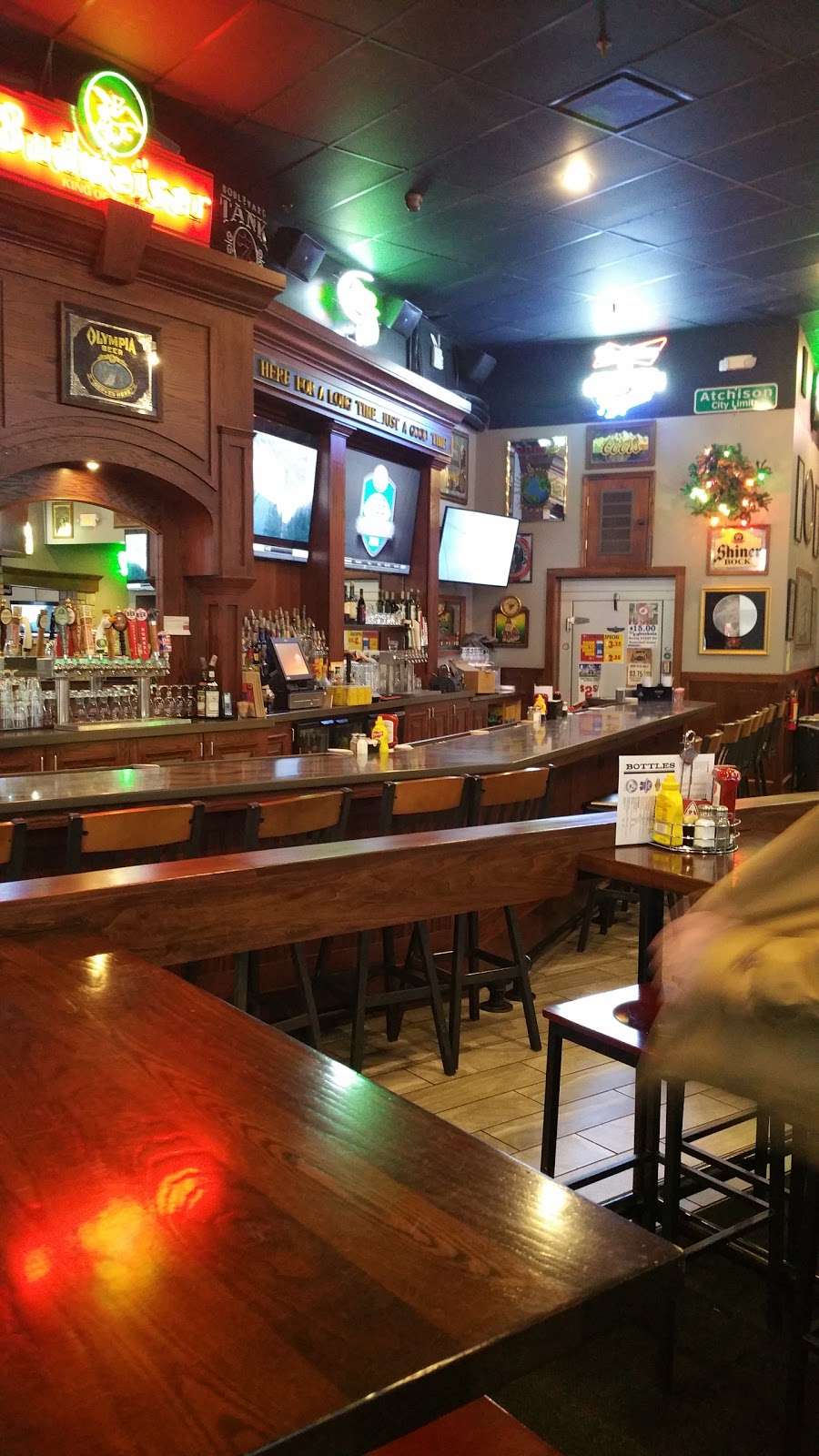 Tanners Bar & Grill | 13350 College Blvd, Lenexa, KS 66210 | Phone: (913) 283-7645