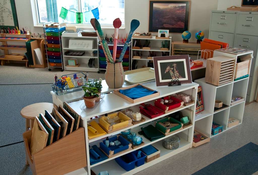 DCS Montessori Charter School | 311 Castle Pines Pkwy, Castle Pines, CO 80108, USA | Phone: (720) 531-3311