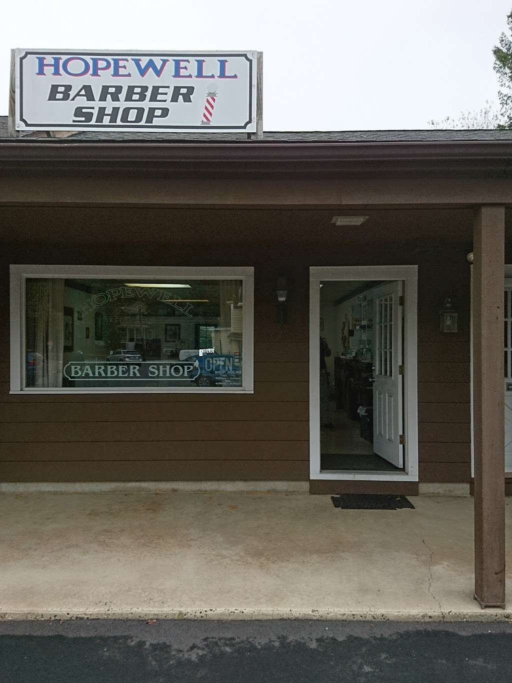 Hopewell Borough Barber Shop | 48 W Broad St # C, Hopewell, NJ 08525, USA | Phone: (609) 466-0248