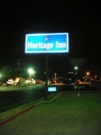 Heritage Inn | 2615 Sara Jane Pkwy, Grand Prairie, TX 75052, USA | Phone: (972) 623-1998