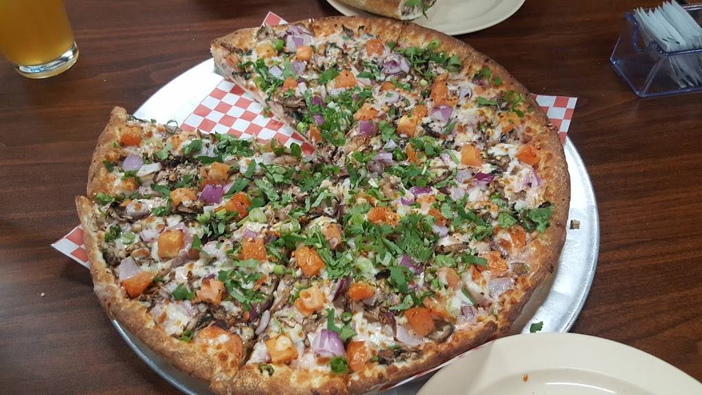 Chicagos Pizza With A Twist | 4526, 5560 E Kings Canyon Rd, Fresno, CA 93727, USA | Phone: (559) 900-5800