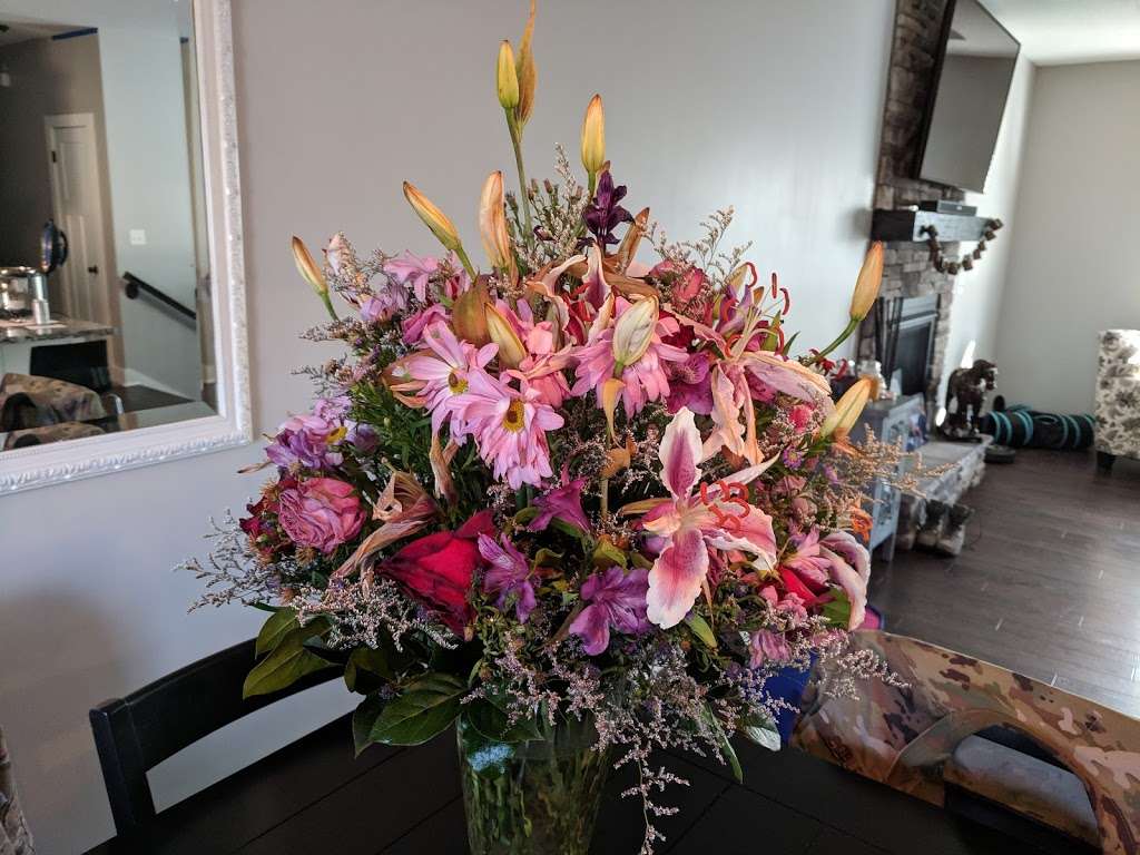 Woods Floral | 1047 S Maguire St, Warrensburg, MO 64093, USA | Phone: (660) 747-6116