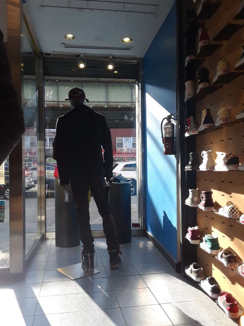 Footaction | 2115 86th St, Brooklyn, NY 11214 | Phone: (718) 265-1037