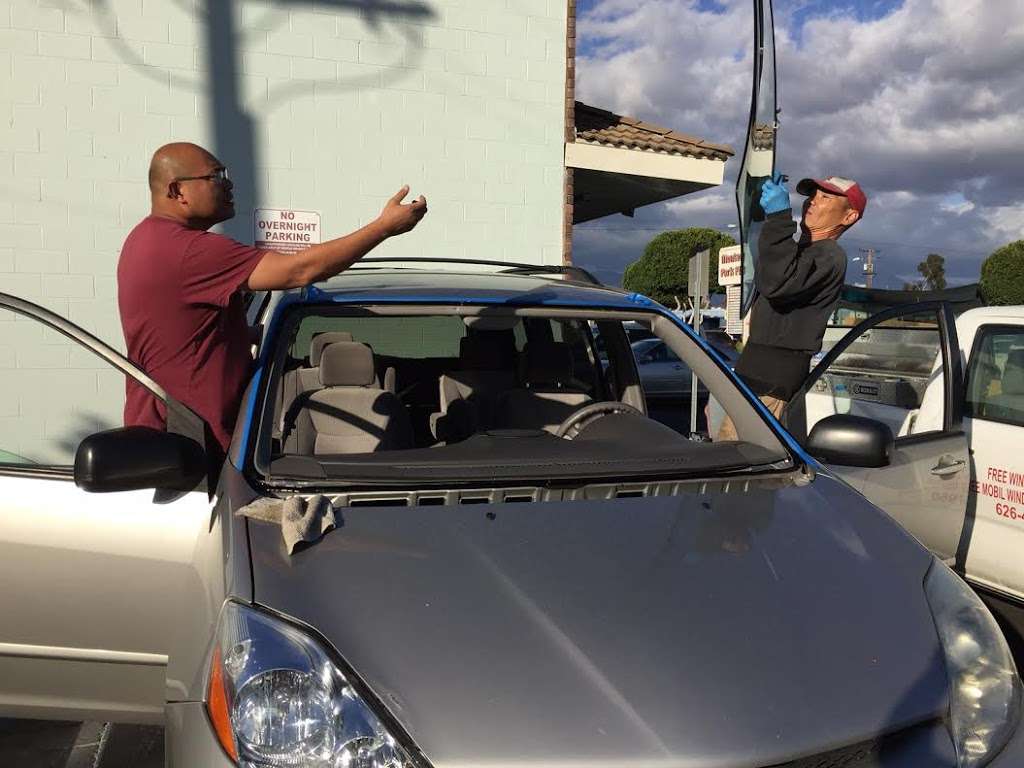 Auto Glass Mobile in Rosemead | 1305 San Gabriel Blvd #204, Rosemead, CA 91770, USA | Phone: (800) 808-9405