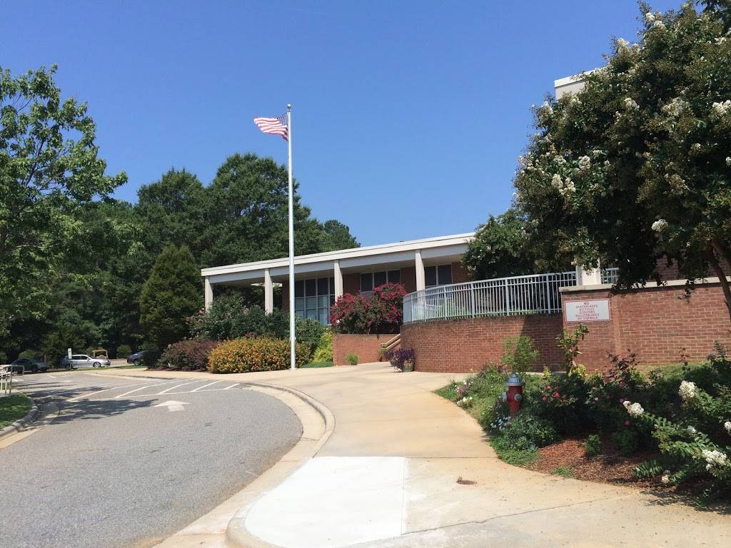 Combs Magnet Elementary School | 2001 Lorimer Rd, Raleigh, NC 27606, USA | Phone: (919) 233-4300