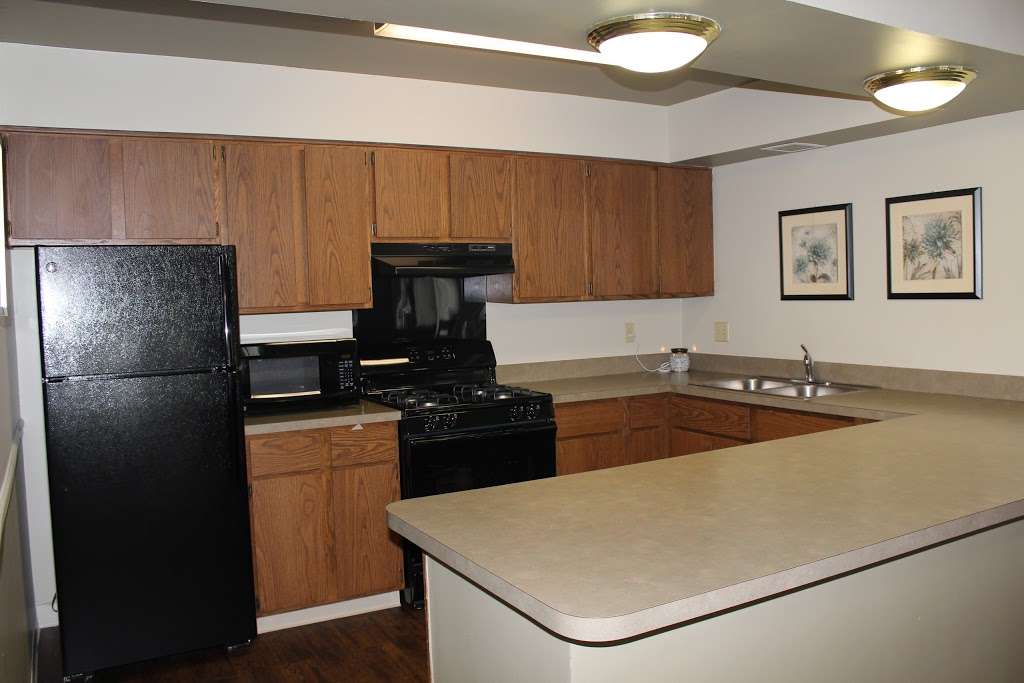 Woodlake Apartments in Indianapolis | 7401 Merganser Dr, Indianapolis, IN 46260 | Phone: (317) 671-7497