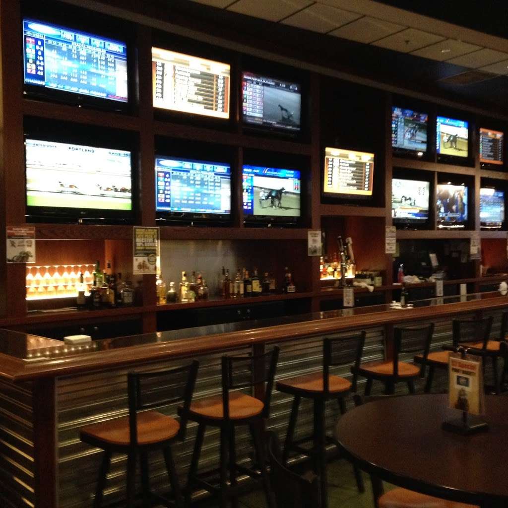 Bookie Magees Off Track Betting Parlor | 2450 W Jefferson St, Joliet, IL 60435, USA | Phone: (815) 744-6500