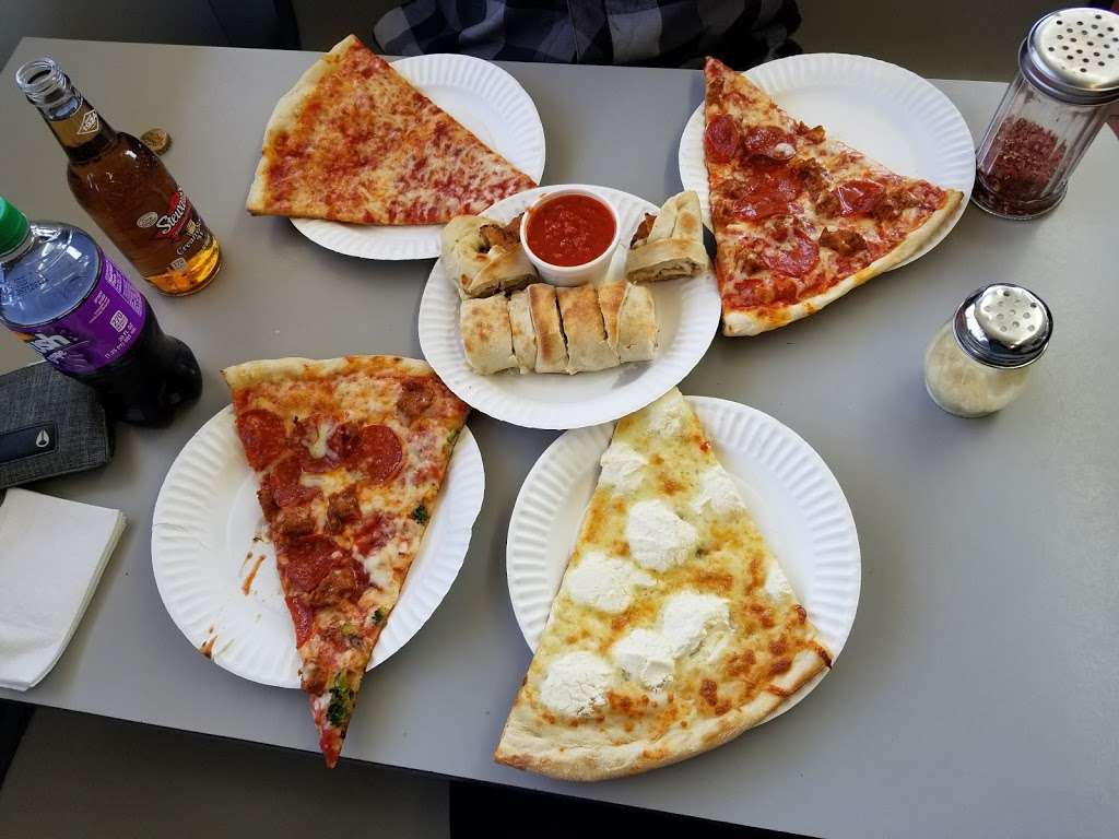 Saccones Pizzeria | 56 6th St, New Rochelle, NY 10801, USA | Phone: (914) 636-8282