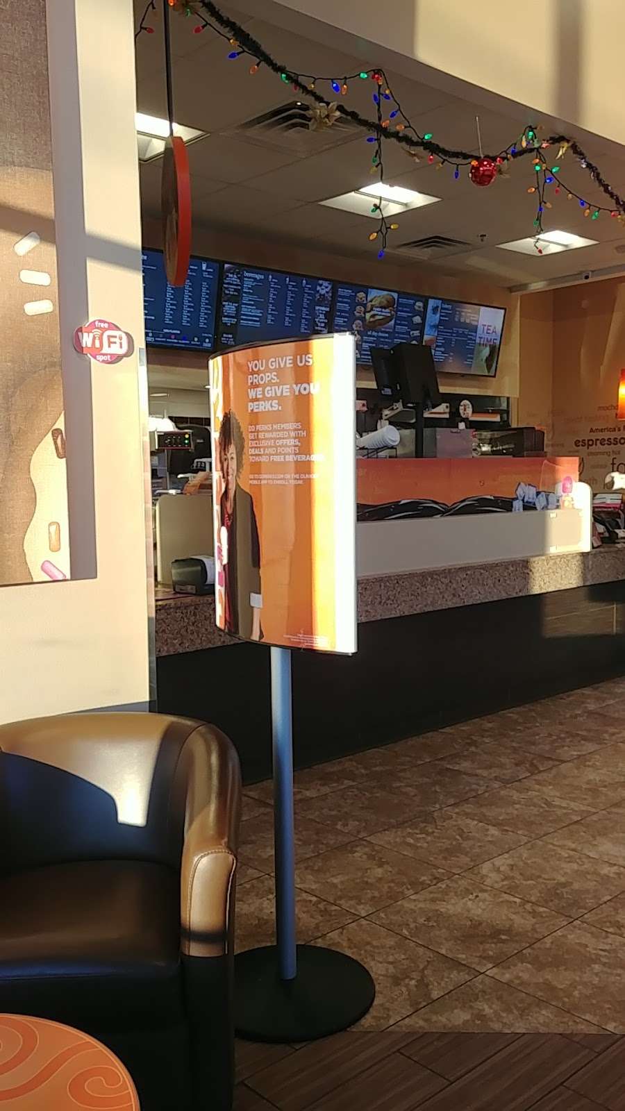 Dunkin Donuts | 7603 Crain Hwy, Upper Marlboro, MD 20772, USA | Phone: (301) 627-4700