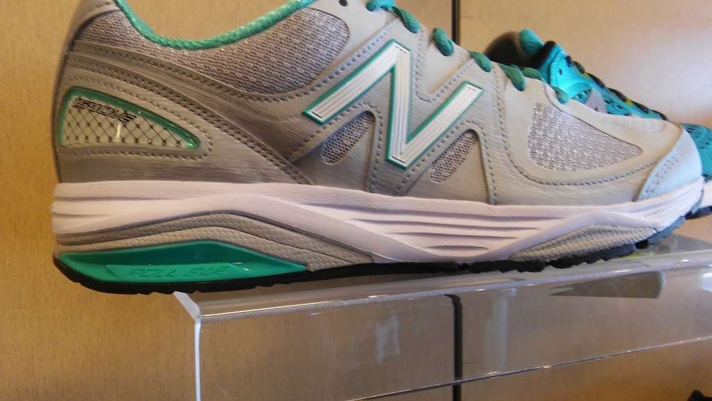 New Balance | 20611 Hawthorne Blvd, Torrance, CA 90503 | Phone: (310) 921-2700