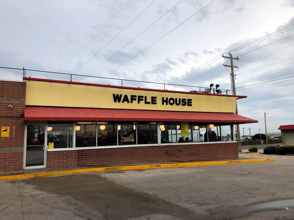 Waffle House | 105 S Martin Luther King Ave, Oklahoma City, OK 73117, USA | Phone: (405) 236-3262